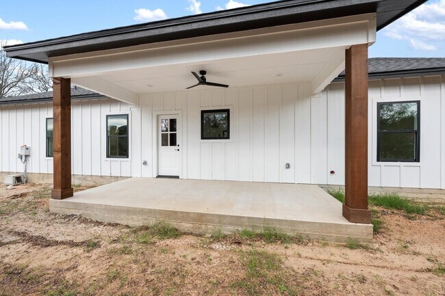 Building Photo - 830 Woodland Hills Dr
