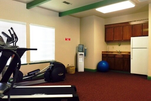 Building Photo - 3910 W Beechwood Ave