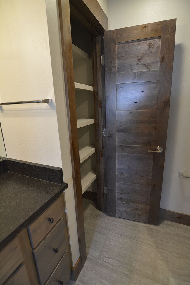 Building Photo - Luxury Condo, Center of Bozeman