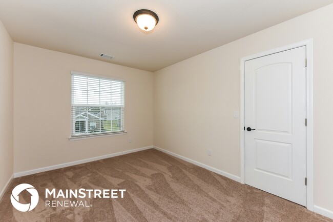 Building Photo - 577 Smoky Mountains Dr