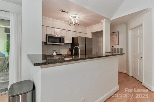 Building Photo - 2508 Cranbrook Ln