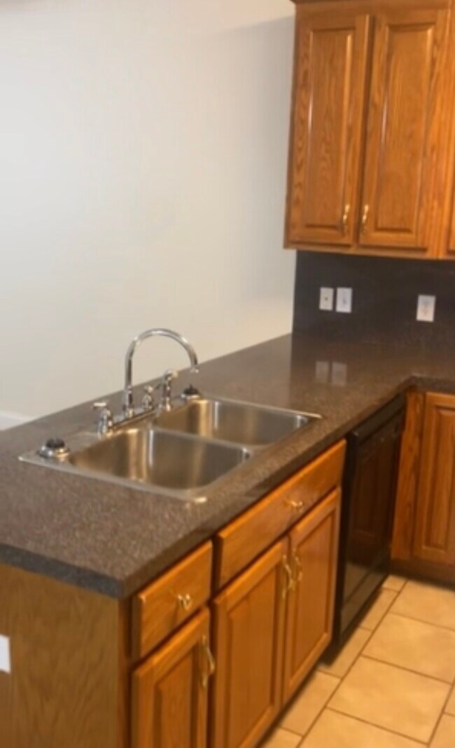 Building Photo - 8082 Veterans Pkwy