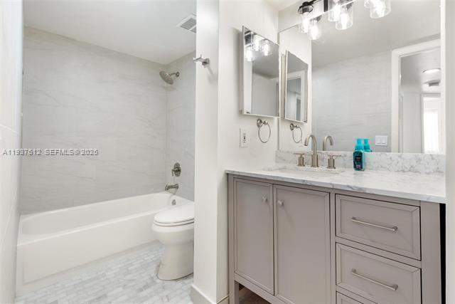 Building Photo - 6830 SW 45th Ln