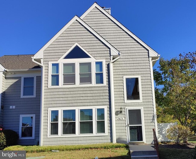 Building Photo - 7671 Coachlight Ln