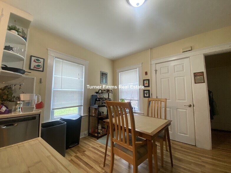 Building Photo - 7 Craigie Ter