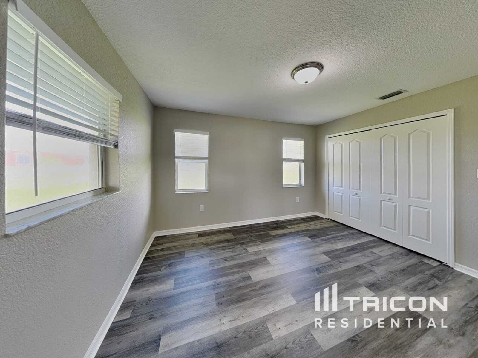 Building Photo - 7217 N Blue Sage