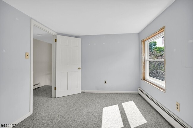 Building Photo - 425 Powerville Rd