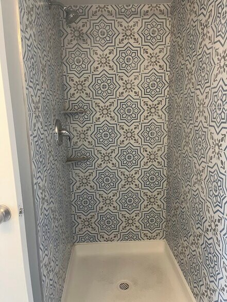 Primary Bathroom - 3101 S Manchester St