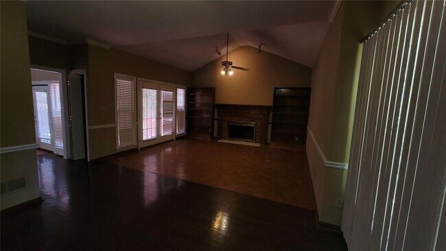 Building Photo - 5005 Johns Creek Ct