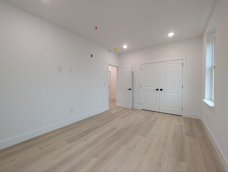 Building Photo - 835 N 63rd St