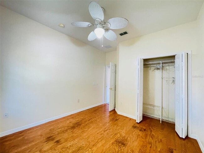 Building Photo - 935 Lascala Dr