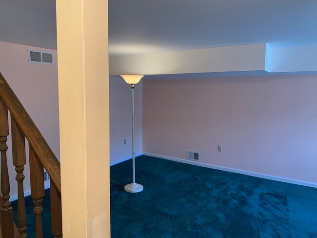 Building Photo - 225 Bell Ringer Ct
