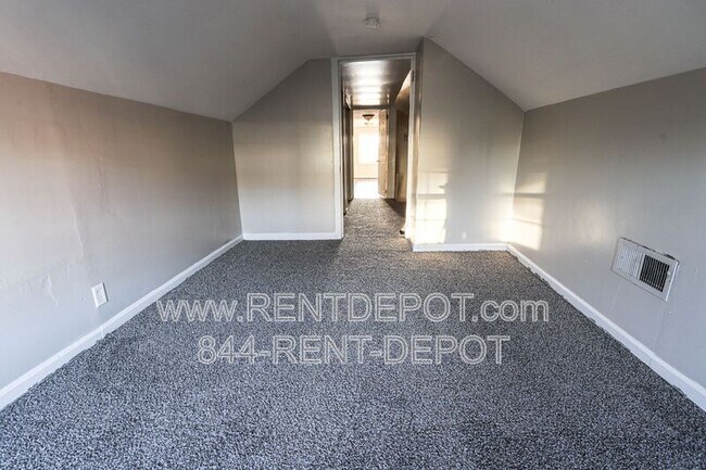 Building Photo - 2114 N. Fifth Ave.