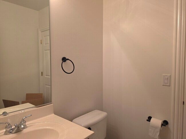 Building Photo - 2085 Valor Ct