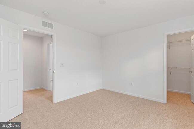 Building Photo - 508 Charleston Dr