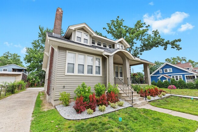 Building Photo - 221 Ardmore Dr