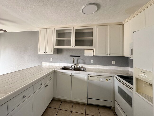 Building Photo - 2 Bedroom, 2 Bath Upstairs Condo in El Cajon