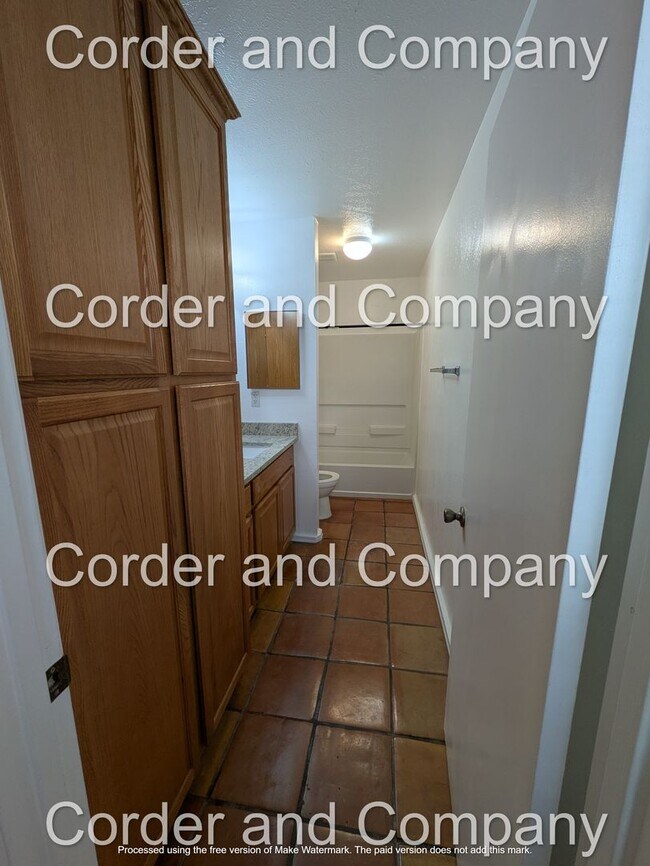 Building Photo - Spacious and naturally lit 4 Bathroom, 2 Bathroom, 2 Car Garage Home at 1,933 Sq Ft.