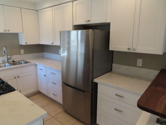 Building Photo - Renovated Three Bedroom Home