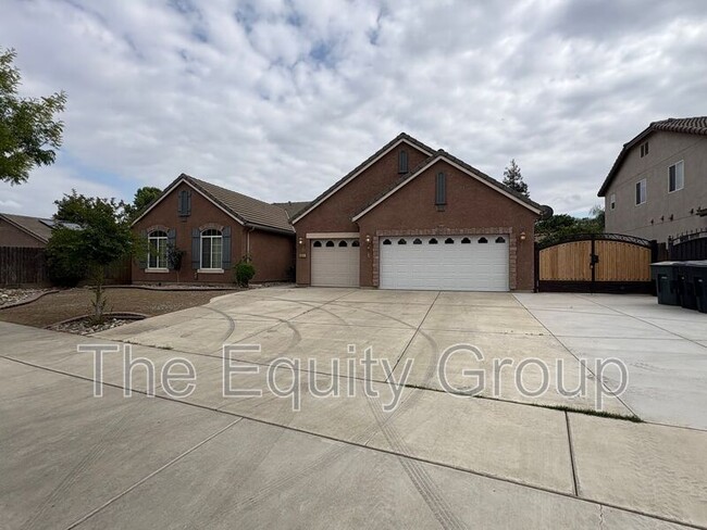 Primary Photo - 4911 W Elkhorn Ave