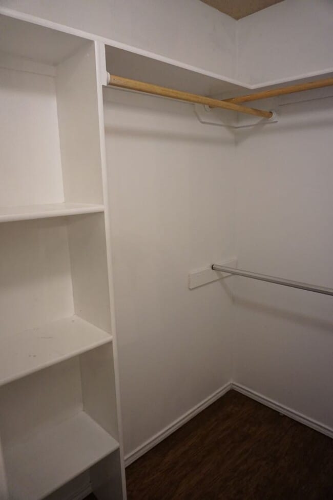 Building Photo - 412 Kline Ave