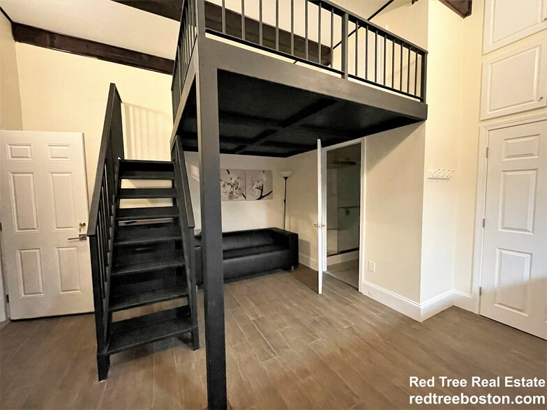 Building Photo - 25 St Marys Ct