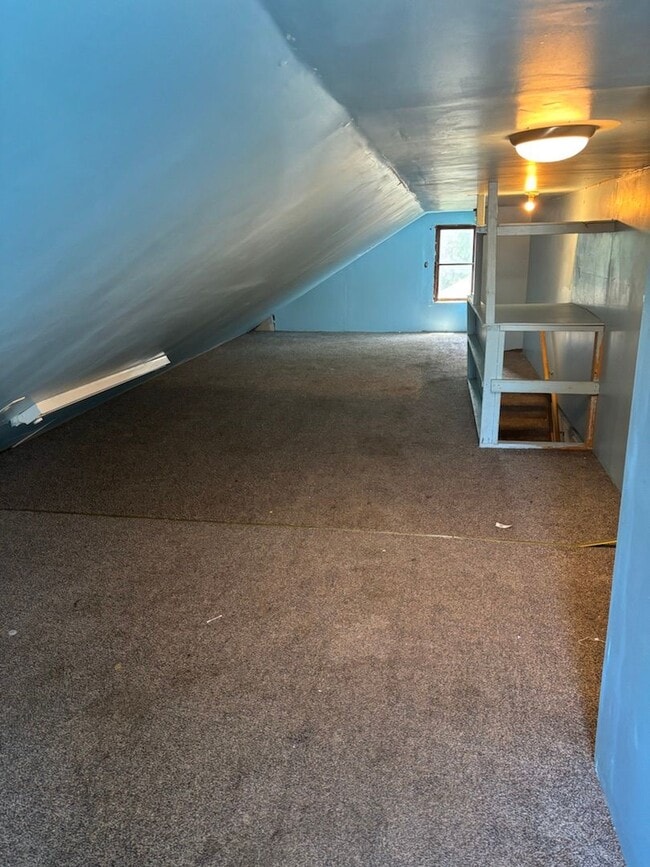 Building Photo - 3BR Single Family Rental  - Walk to Downto...