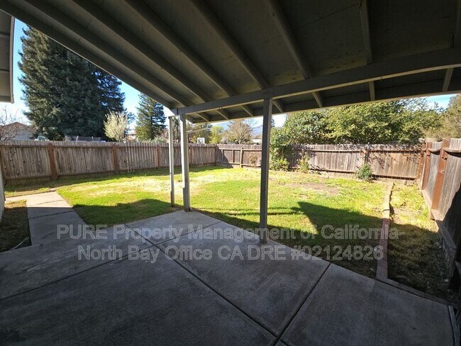 Building Photo - 120 Oak Manor Dr