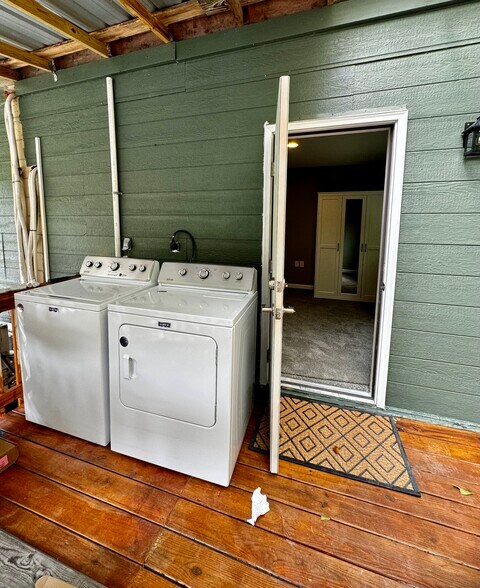 Washer/Dryer on Porch - 21560 Quaker Rd
