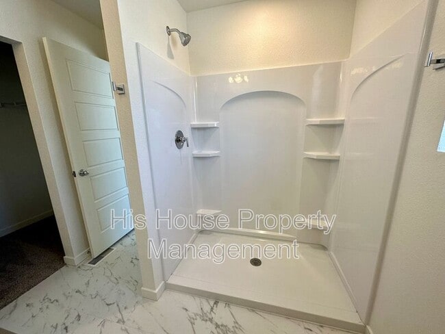 Building Photo - 3956 Pinnacles Ct