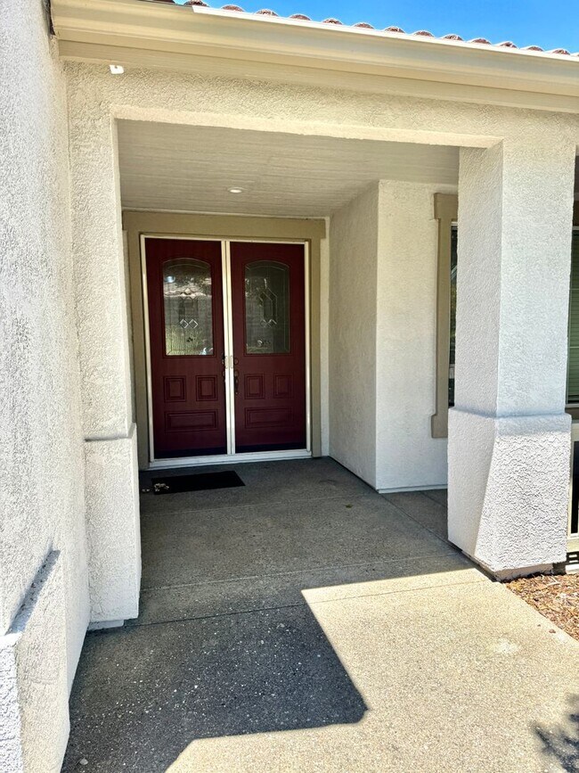 Building Photo - Springfield Home with a View - MUST BE 55 YEARS OF AGE