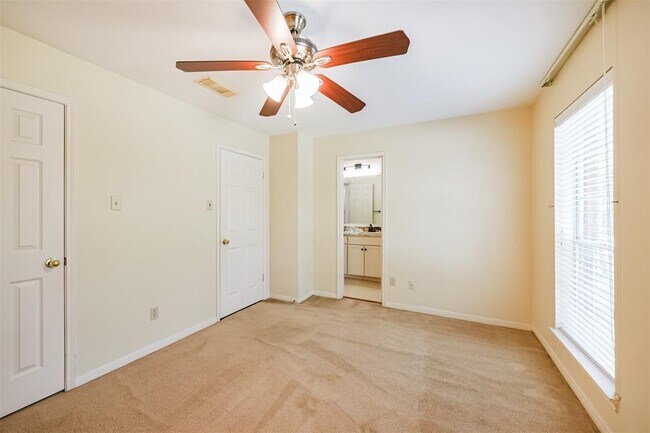 Building Photo - 4003 Bountiful Crest Ln