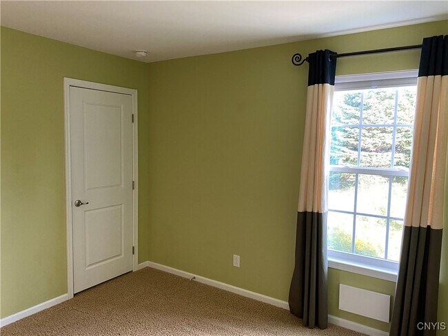 Building Photo - 107 Shaker Heights