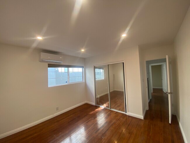 Building Photo - 1427 Centinela Ave