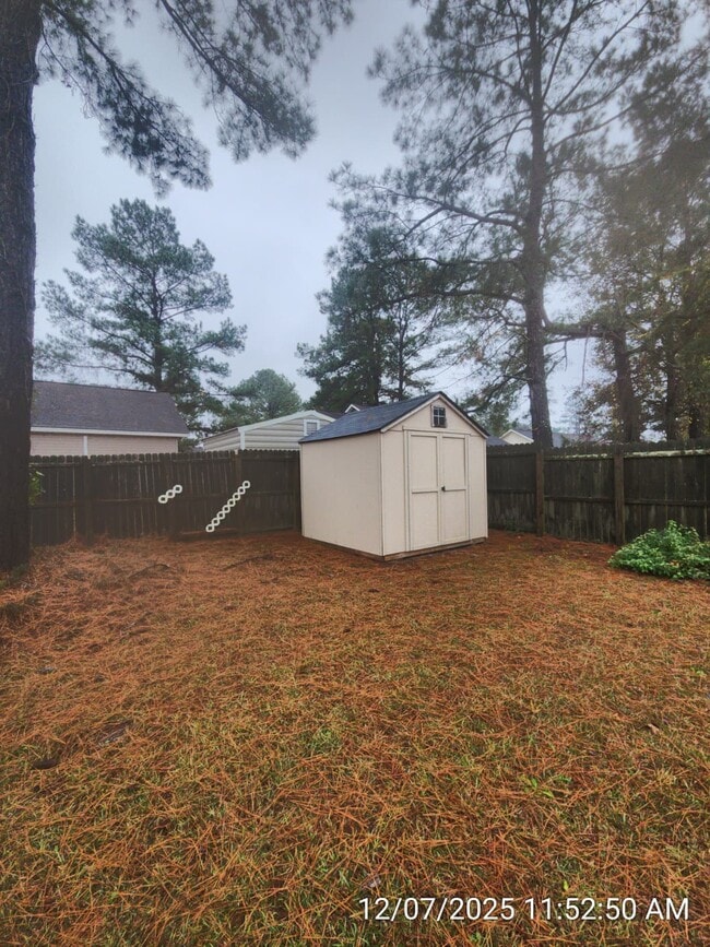 Building Photo - 323 Aubrey Ave