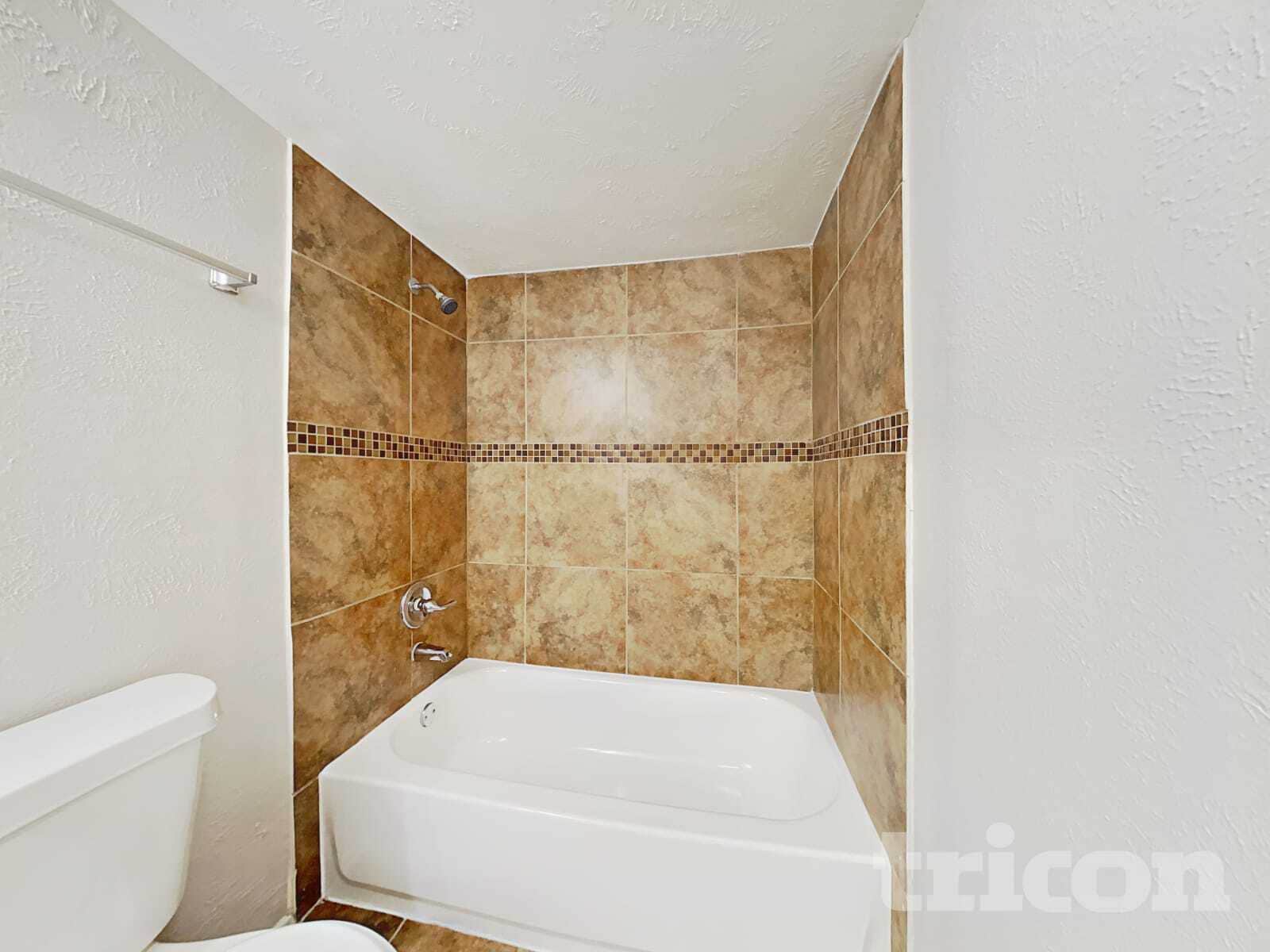 Building Photo - 5030 Ridgecreek Dr