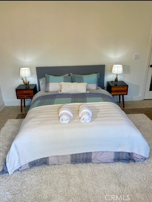 Building Photo - 3015 Hollyridge Dr