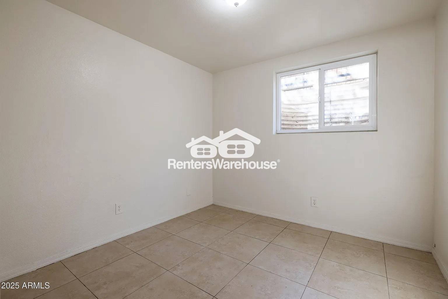 Building Photo - 325 S Pioneer