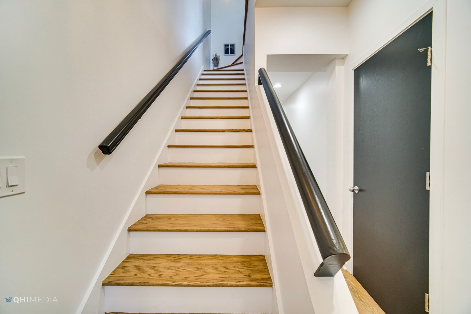 Building Photo - 2828 N Talman Ave