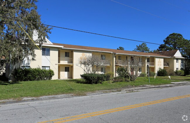 Building Photo - The Studebaker Apartments | 1 & 2 Bedroom Apartments in Ocala, FL