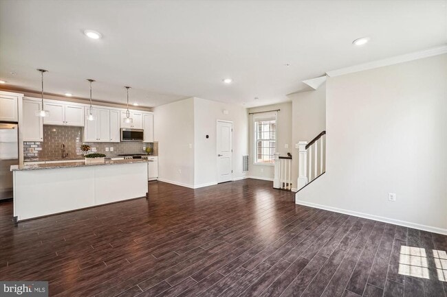 Building Photo - 23265 Milltown Knoll Square