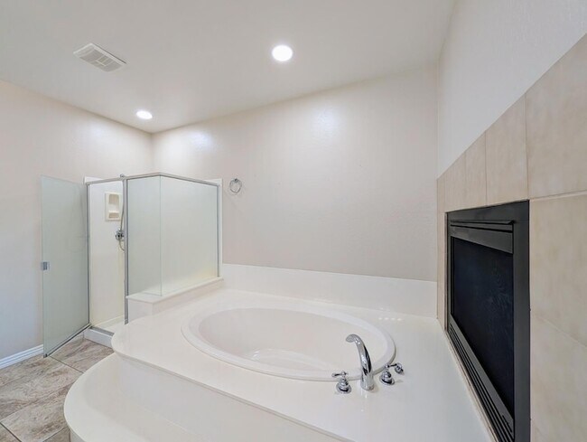 Building Photo - 27321 N Gidiyup Trail