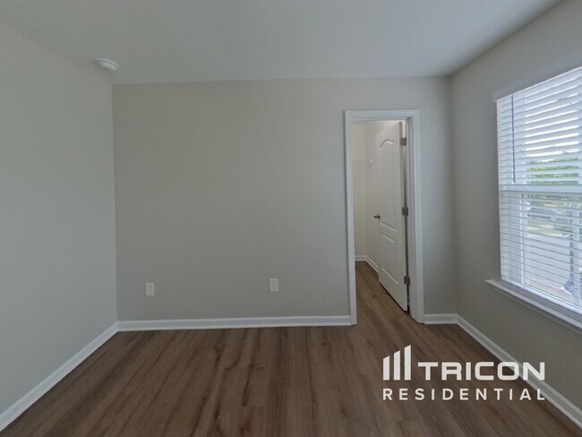 Building Photo - 941 Lynnview Ct