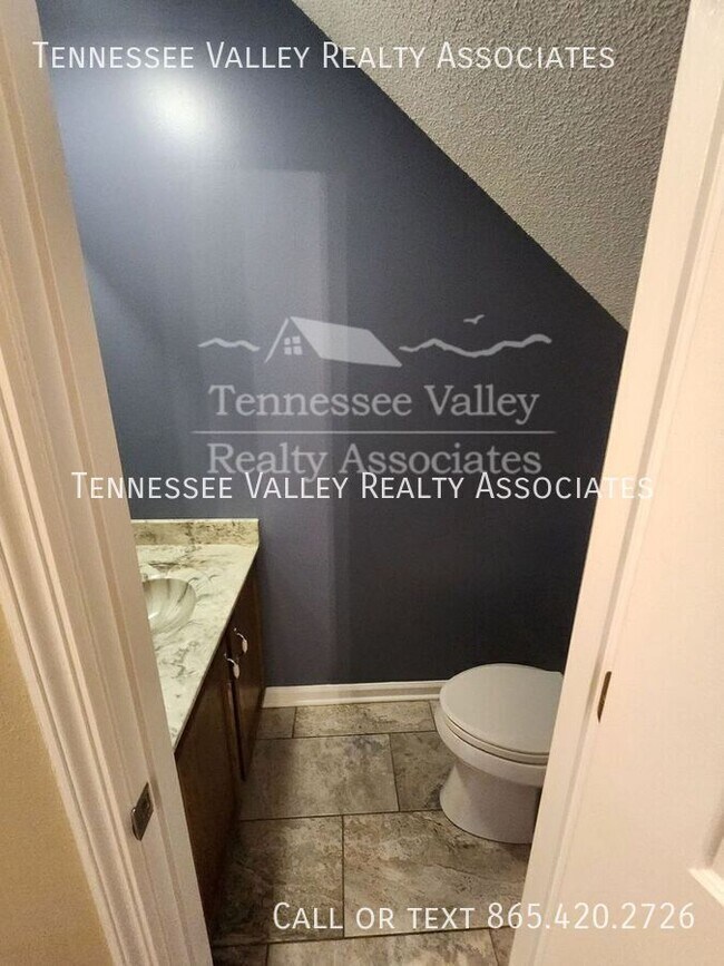 Building Photo - 433 Bramblewood Ln