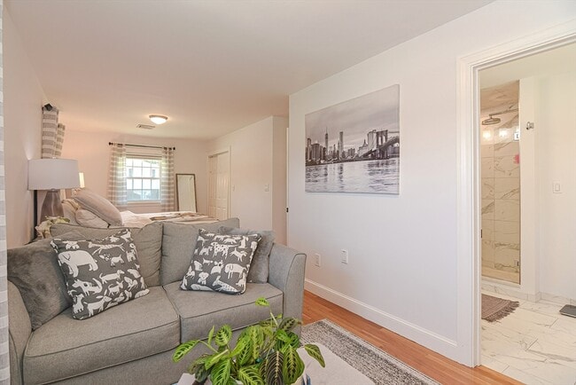 Building Photo - 7 Lynch Ave