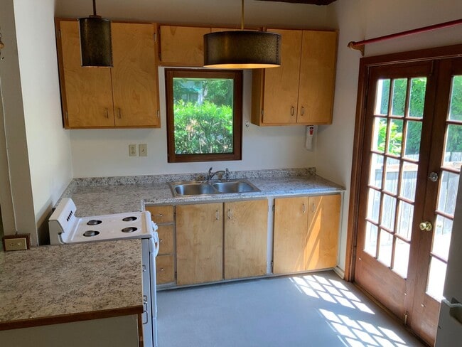 Building Photo - 1 Bedroom in Midtown