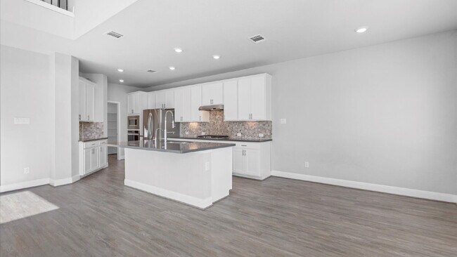 Building Photo - Beautifully upgraded home located in the heart of Stone Oak, one of San Antonio’s most sought-aft...