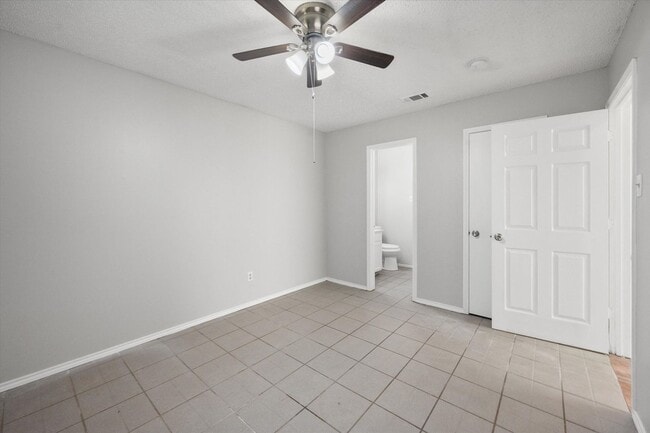 Building Photo - Affordable South Arlington