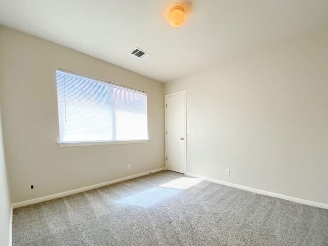 Building Photo - 16921 Hamilton Point Cir