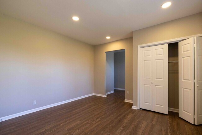 Building Photo - Modern Comfort, Classic Charm — Your Next Detroit Apartment Awaits